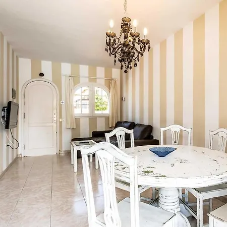 Villa Sleeps 5 Air Con Wifi Corralejo