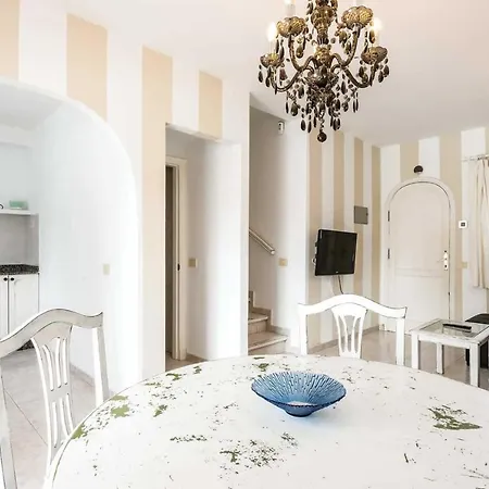Sleeps 5 Air Con Wifi Villa Corralejo